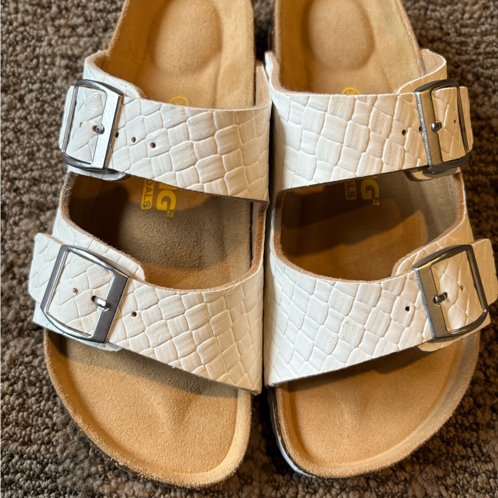 Elegant White Textured Sandals